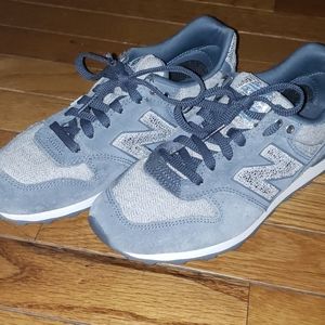 New balance shoes